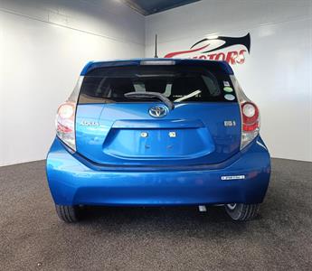 2013 Toyota Aqua - Thumbnail