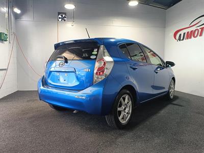 2013 Toyota Aqua - Thumbnail