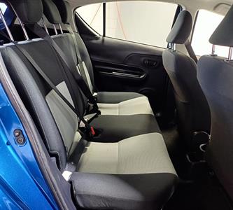 2013 Toyota Aqua - Thumbnail