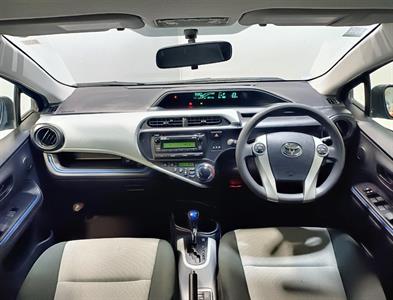 2013 Toyota Aqua - Thumbnail