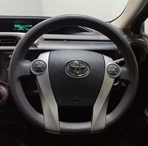 2013 Toyota Aqua - Thumbnail