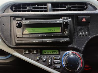 2013 Toyota Aqua - Thumbnail