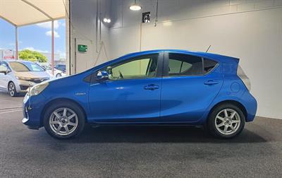 2013 Toyota Aqua - Thumbnail