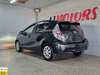 2012 Toyota Aqua - Thumbnail