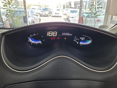 2016 Nissan Serena - Thumbnail