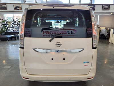 2016 Nissan Serena - Thumbnail