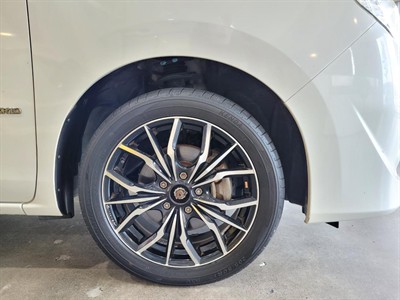 2016 Nissan Serena - Thumbnail