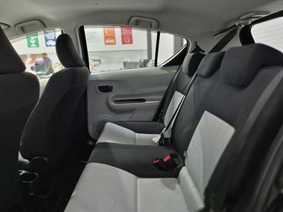 2012 Toyota Aqua - Thumbnail