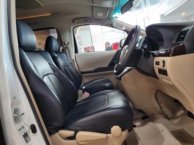 2014 Toyota Vellfire - Thumbnail