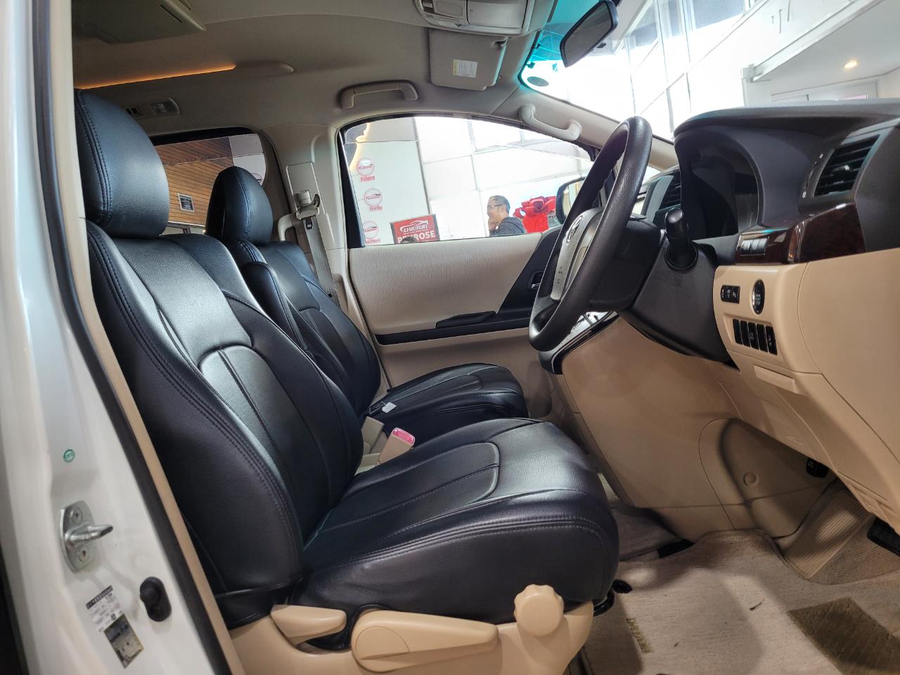 2014 Toyota Vellfire