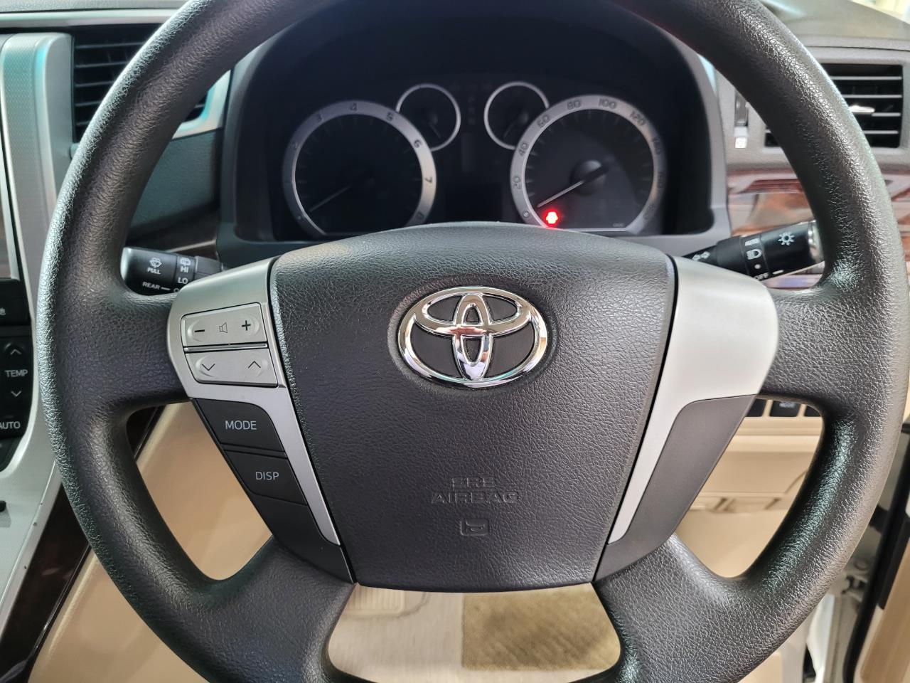 2014 Toyota Vellfire