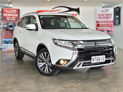 2021 Mitsubishi Outlander - Thumbnail