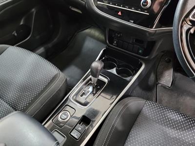 2021 Mitsubishi Outlander - Thumbnail