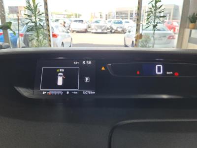 2016 Nissan Serena - Thumbnail