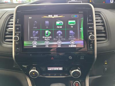 2016 Nissan Serena - Thumbnail