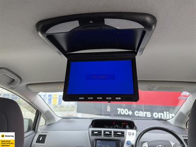 2013 Toyota Prius - Thumbnail