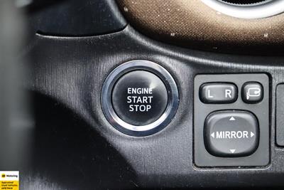 2011 Toyota Vitz - Thumbnail
