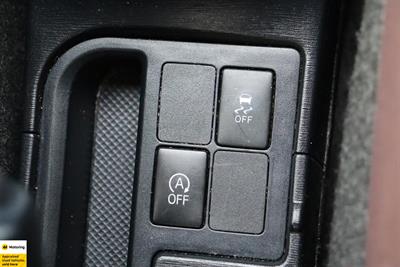2011 Toyota Vitz - Thumbnail