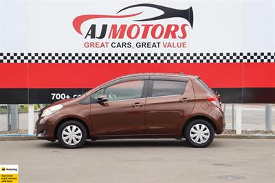 2011 Toyota Vitz - Thumbnail