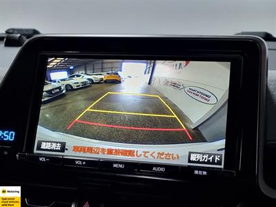 2017 Toyota C-HR - Thumbnail