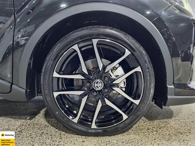 2019 Toyota C-HR - Thumbnail