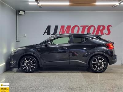 2019 Toyota C-HR - Thumbnail