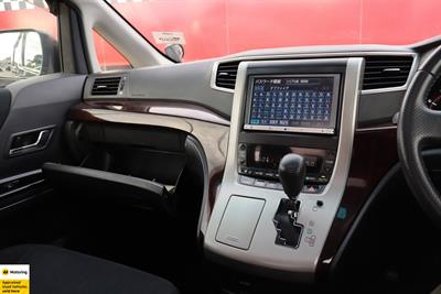 2013 Toyota Vellfire - Thumbnail