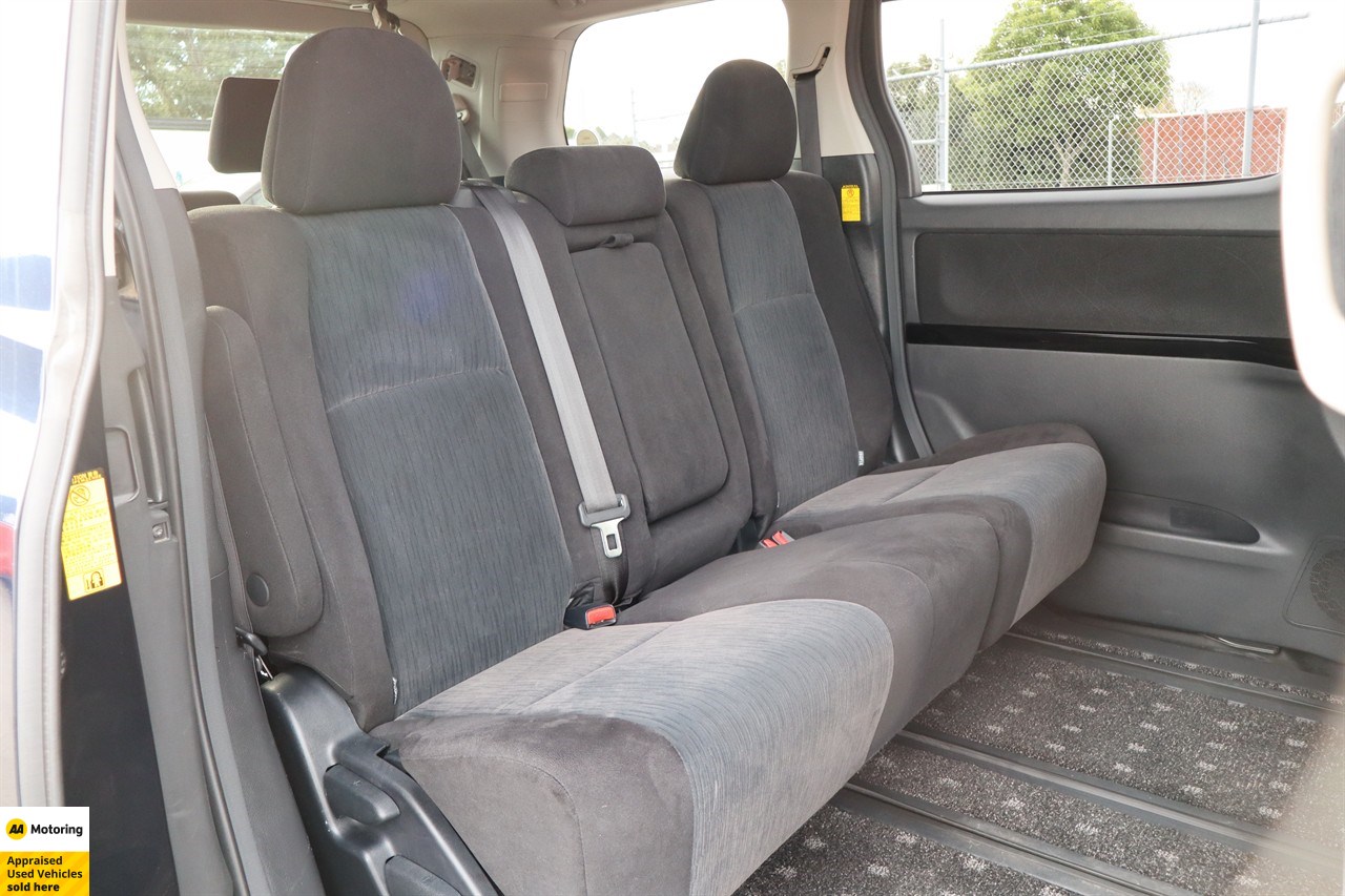 2013 Toyota Vellfire