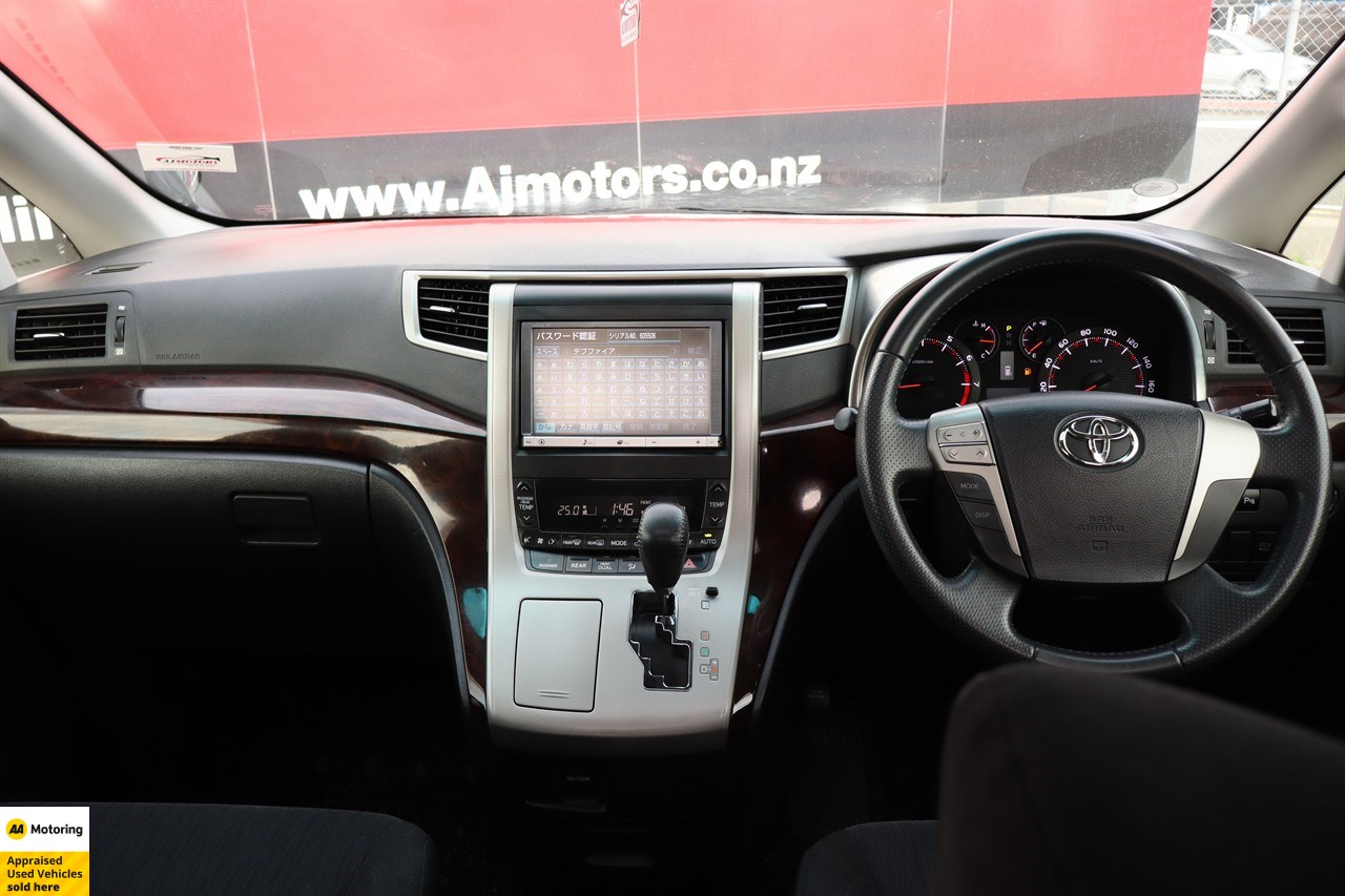 2013 Toyota Vellfire