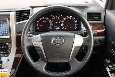 2013 Toyota Vellfire - Thumbnail