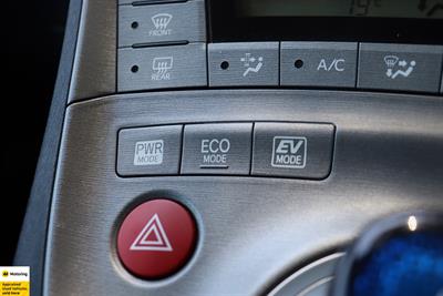 2013 Toyota Prius - Thumbnail