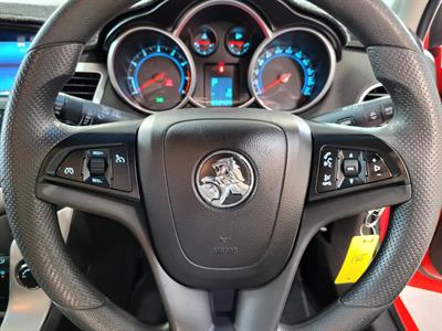 2017 Holden Cruze - Thumbnail