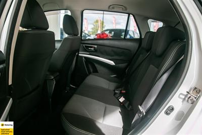 2015 Suzuki S-Cross - Thumbnail