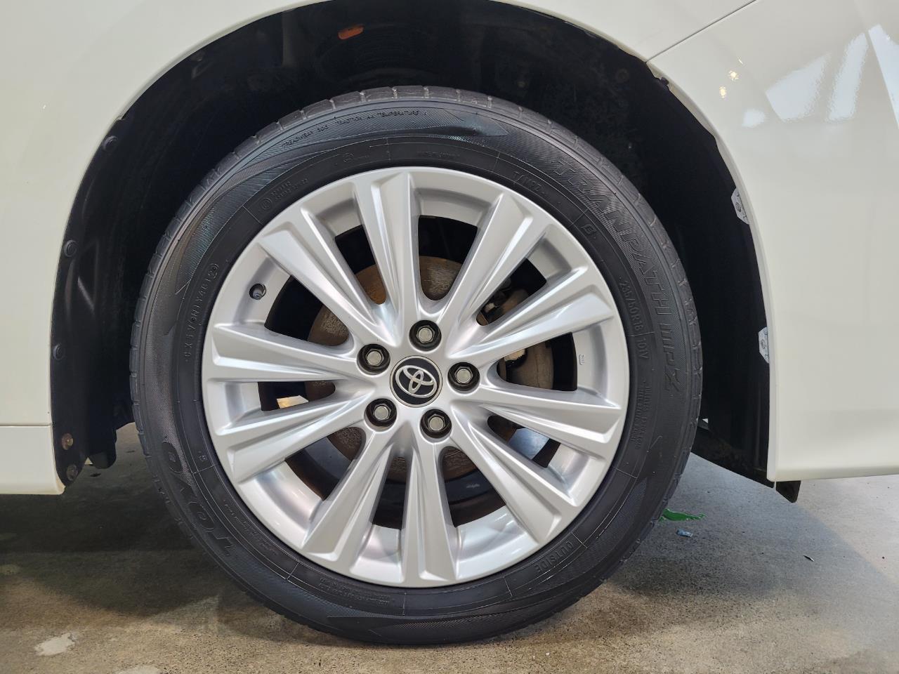 2015 Toyota Vellfire