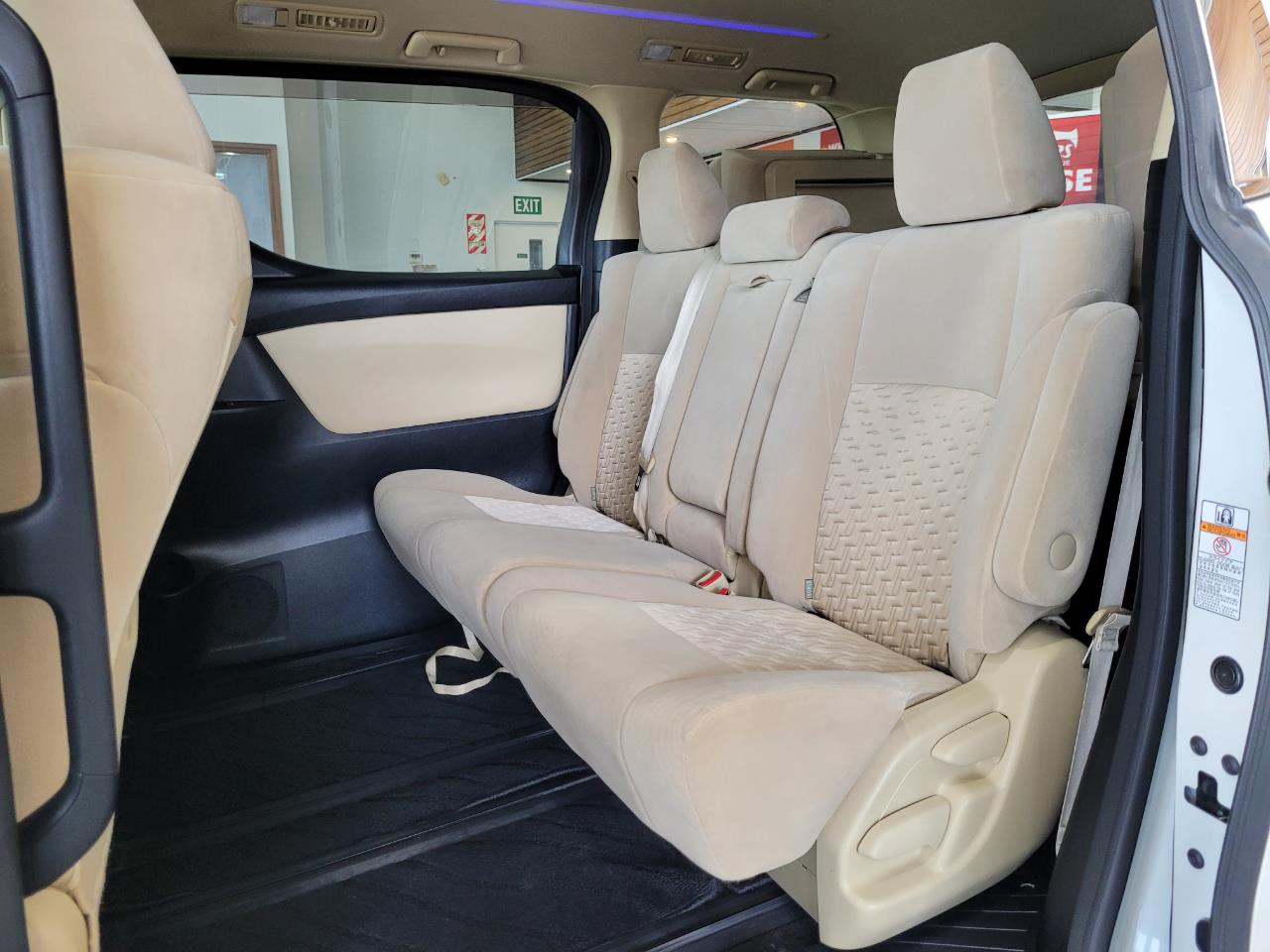 2016 Toyota Alphard
