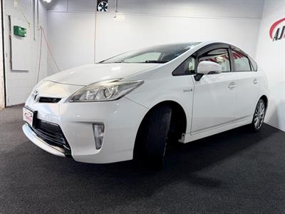 2014 Toyota Prius - Thumbnail