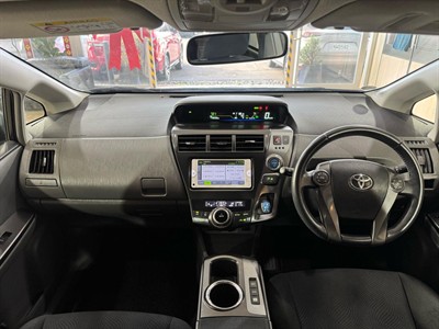 2013 Toyota Prius - Thumbnail
