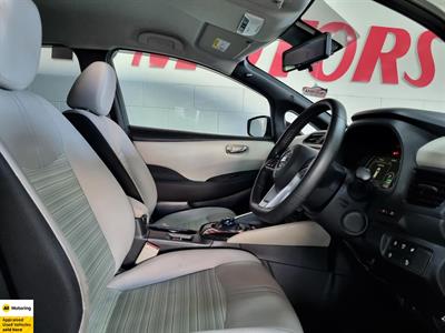 2019 Nissan Leaf - Thumbnail