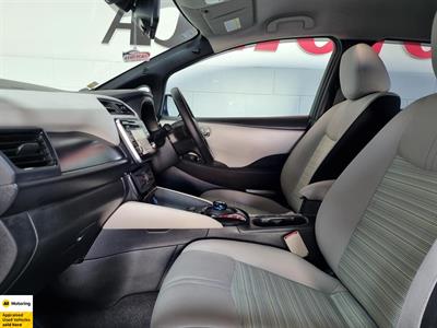 2019 Nissan Leaf - Thumbnail