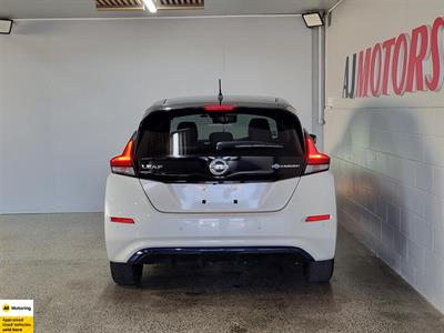 2019 Nissan Leaf - Thumbnail