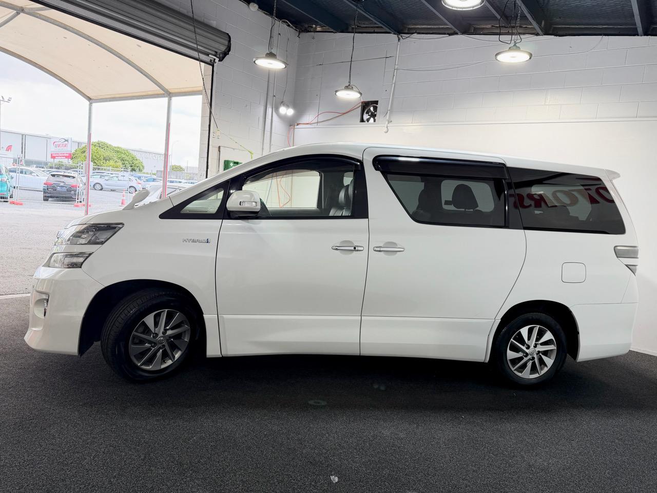 2014 Toyota Vellfire
