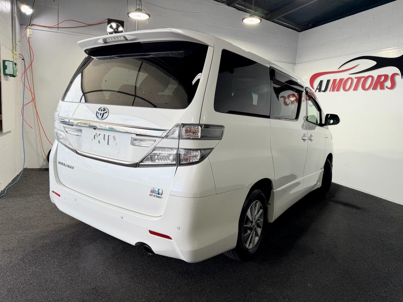 2014 Toyota Vellfire