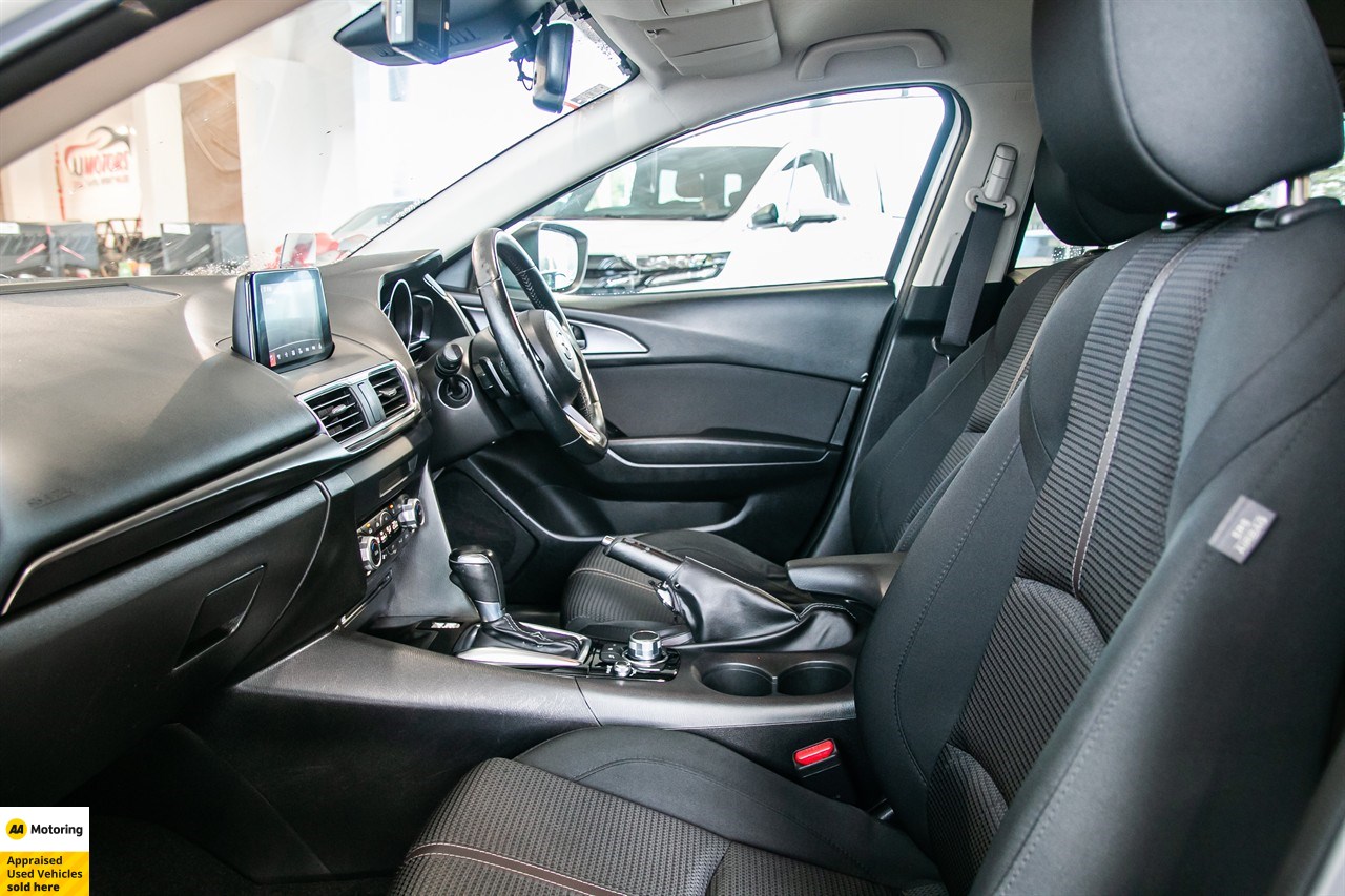 2018 Mazda Axela