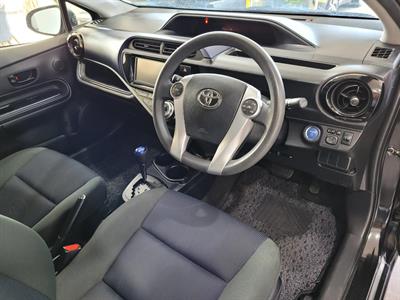 2016 Toyota Aqua - Thumbnail