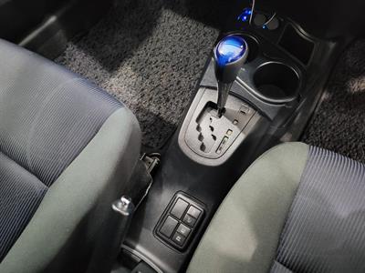 2016 Toyota Aqua - Thumbnail