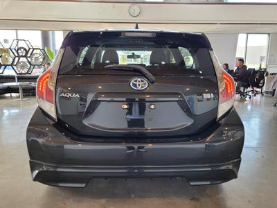 2016 Toyota Aqua - Thumbnail
