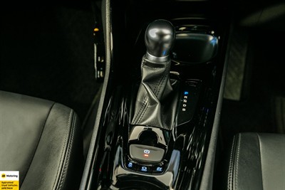 2020 Toyota C-HR - Thumbnail