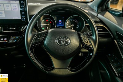 2020 Toyota C-HR - Thumbnail