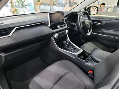 2021 Toyota RAV4 - Thumbnail