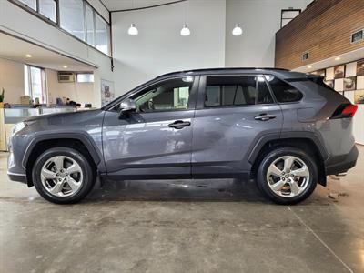 2021 Toyota RAV4 - Thumbnail